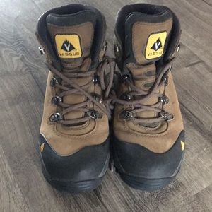Women’s Vasque hiking boots size 6.5